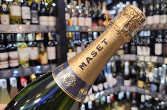 CAVA MASET BRUT HISZPAŃSKIE WINO MUSUJĄCE WYTRAWNE